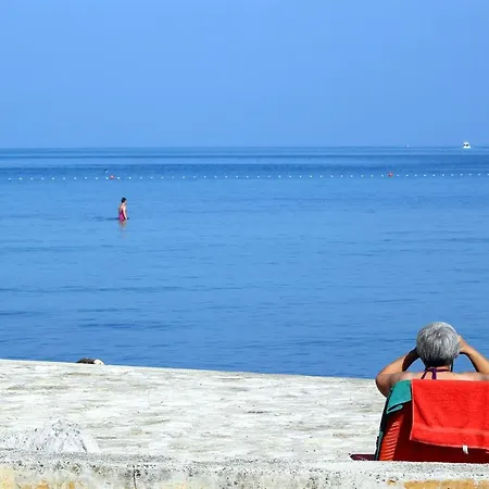 Lejlighed With A Parking Space - 15941 *