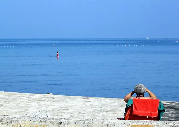 Lejlighed With A Parking Space - 15941 *