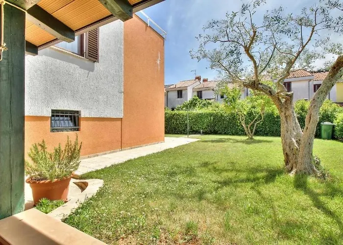 With A Parking Space - 15941 Umag