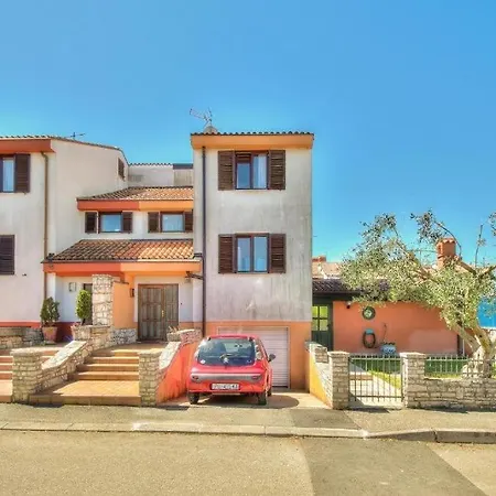 With A Parking Space - 15941 * Umag